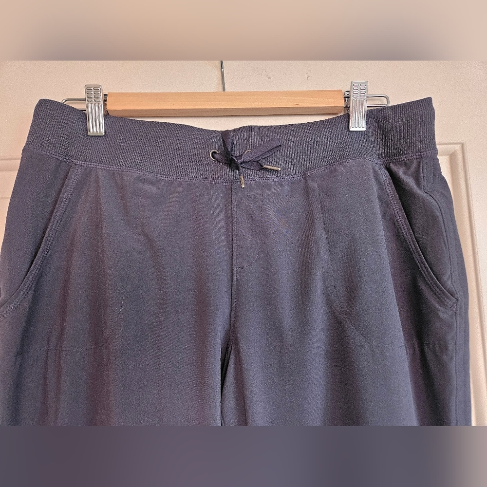 Like New Athleta Gray Jogger Pants Women's Size 6 - Picture 2 of 6